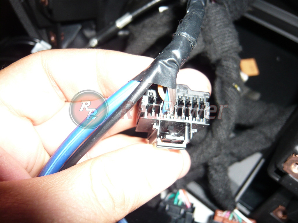 Фото разъема для подключения ИК наушников к магнитоле RedPower