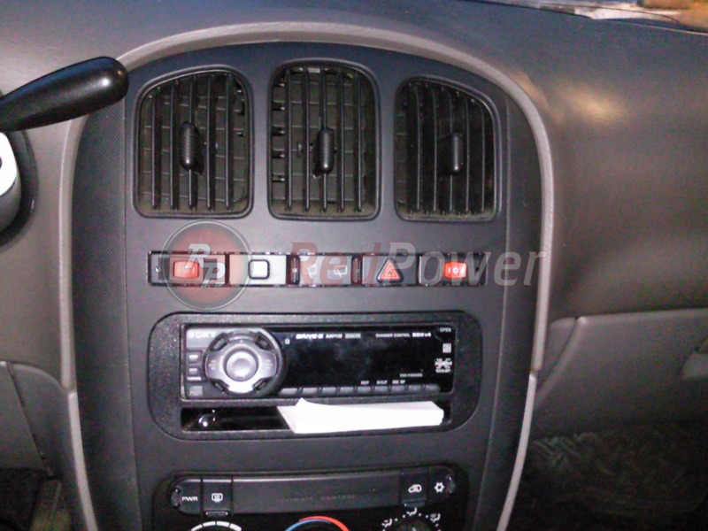 Штатная магнитола в Dodge Caravan