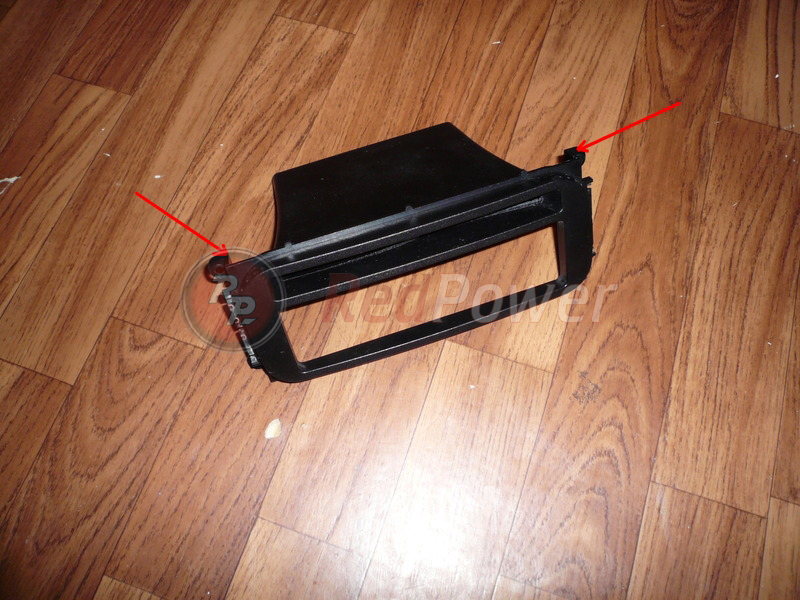 Крепежные отверстия в рамке