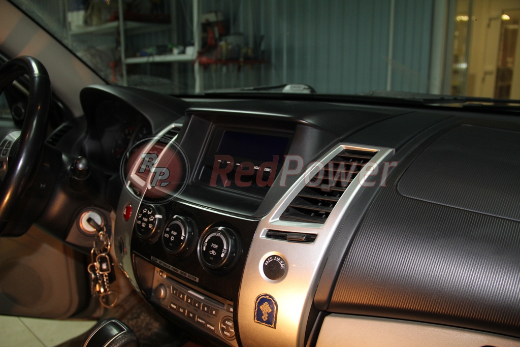 Штатная магнитола Mitsubishi