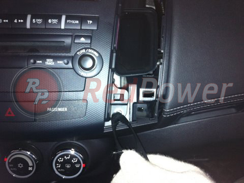 Демонтаж штатной автомагнитолы 