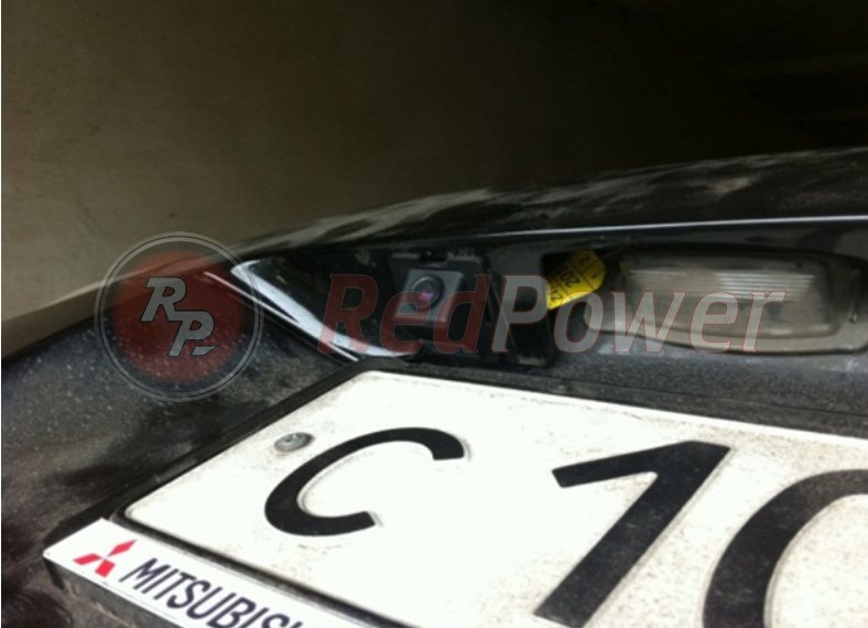 Установка камеры заднего вида RedPower