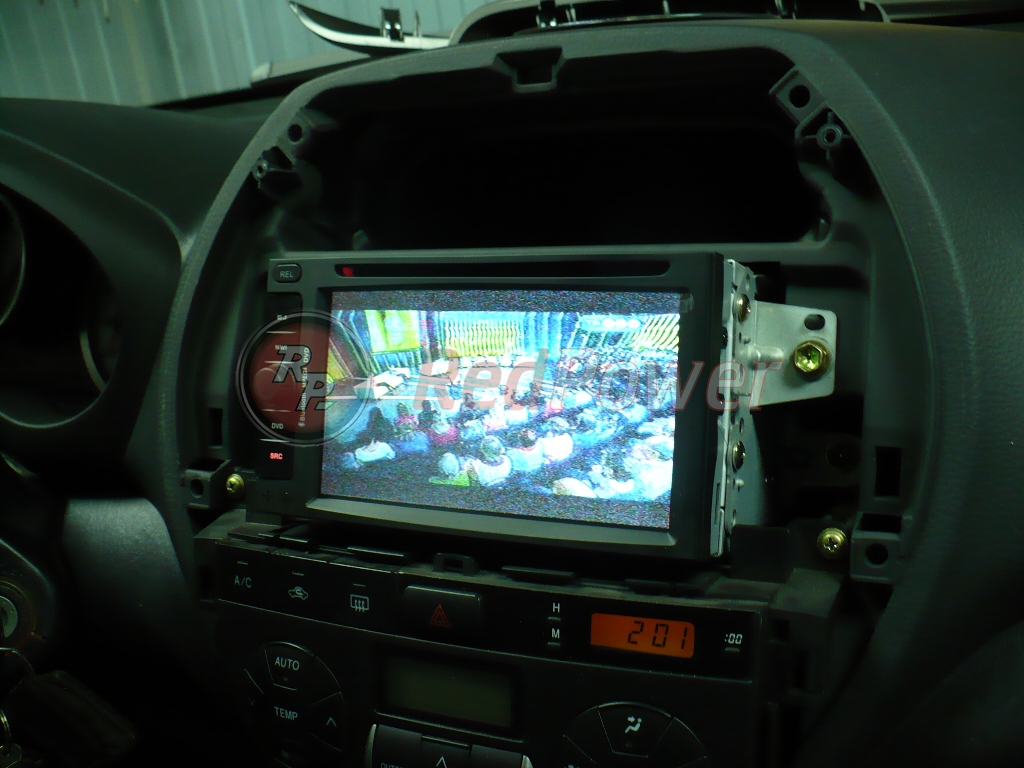 Процесс установки автомагнитолы Redpower