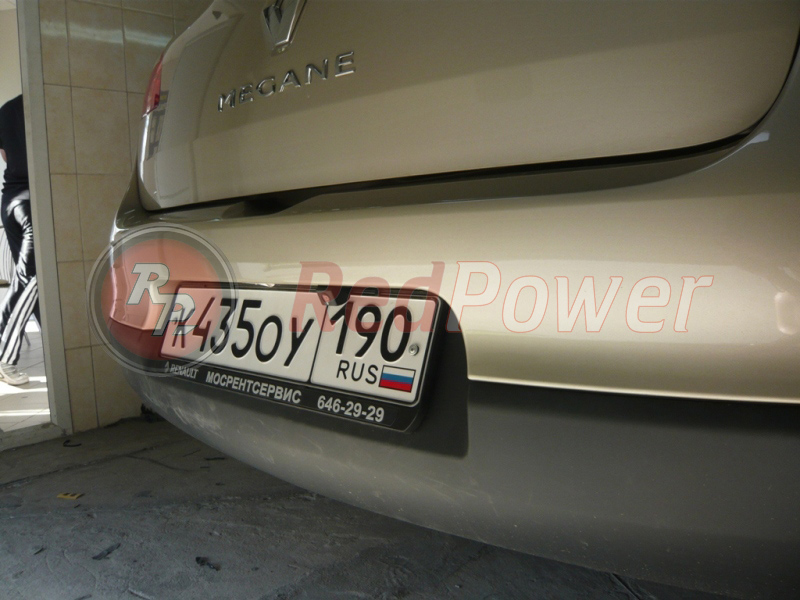 Установленная камера заднего хода RedPower