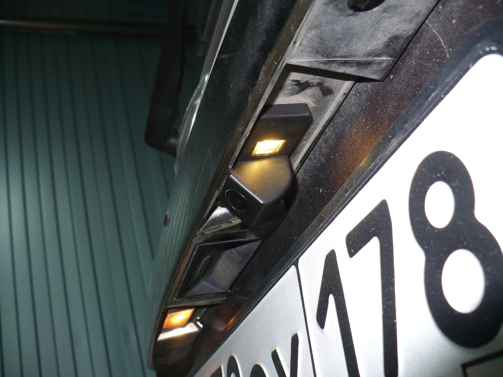 Установленная камера заднего вида RedPower