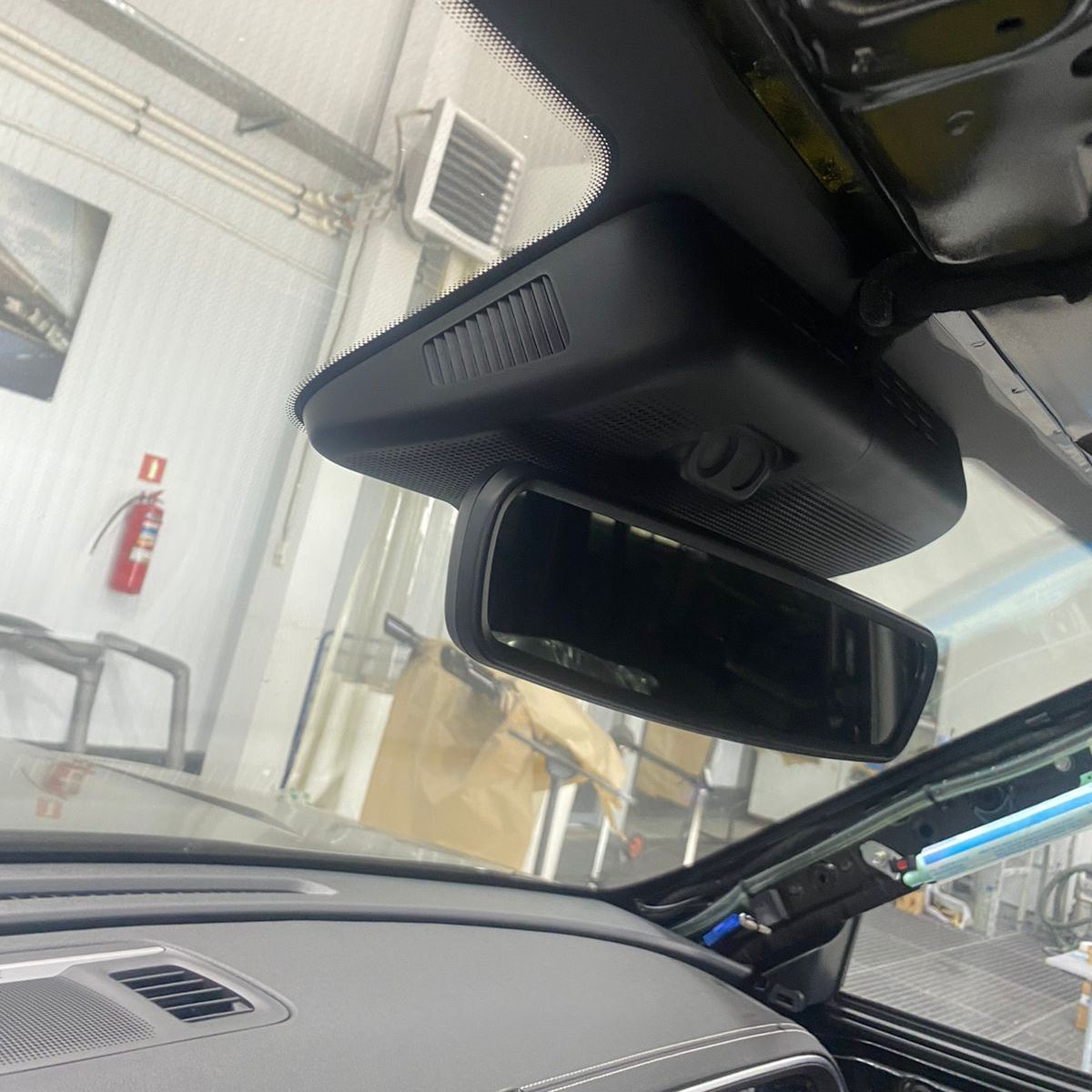 Установленный видеорегистратор RedPower